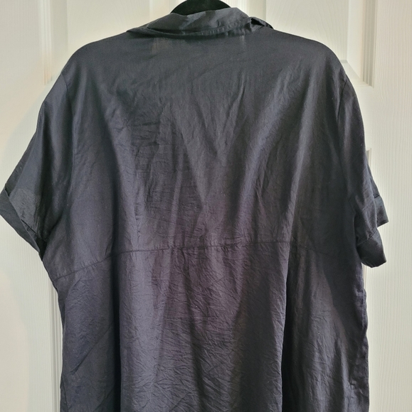 Black short sleeved blouse - Picture 2 of 6